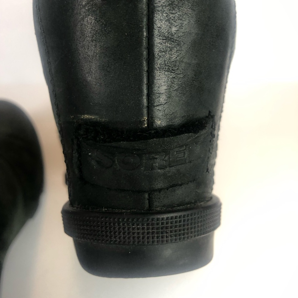 Sorel Joan of Arctic II Chelsea ankle booties with hidden wedge. - Picture 5 of 7
